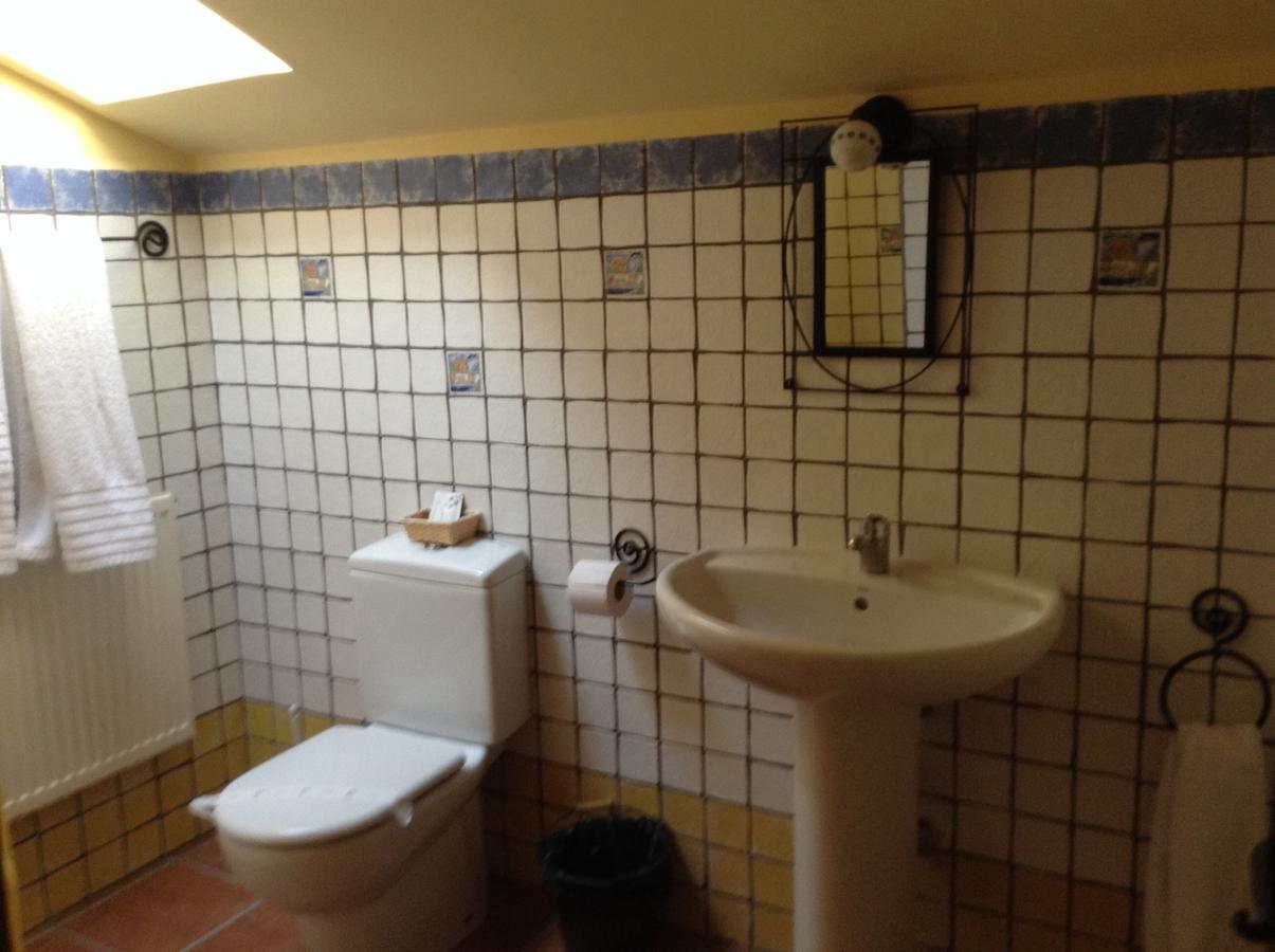 Hostal Camino Del Perdon Утерга Экстерьер фото